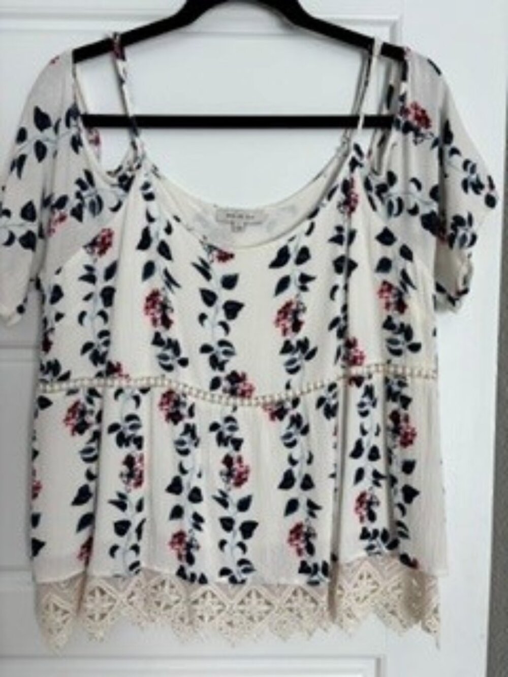 Skies Are Blue White Floral Top with Lace Hem
